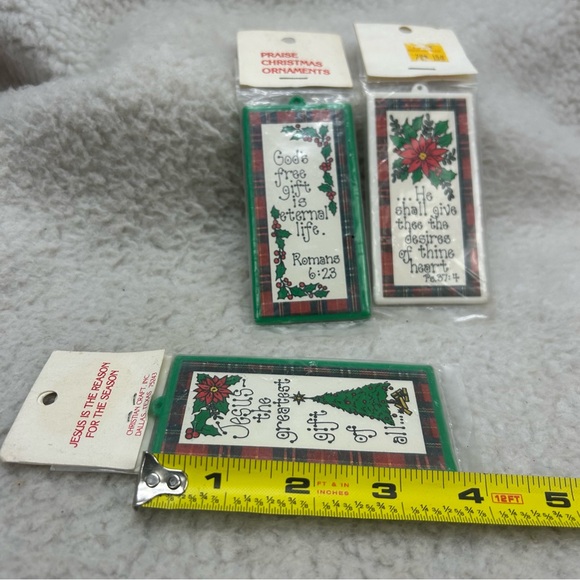 Praise Christmas Ornaments 3 plastic Jesus is the Reason 4" bag #1 - Picture 2 of 12